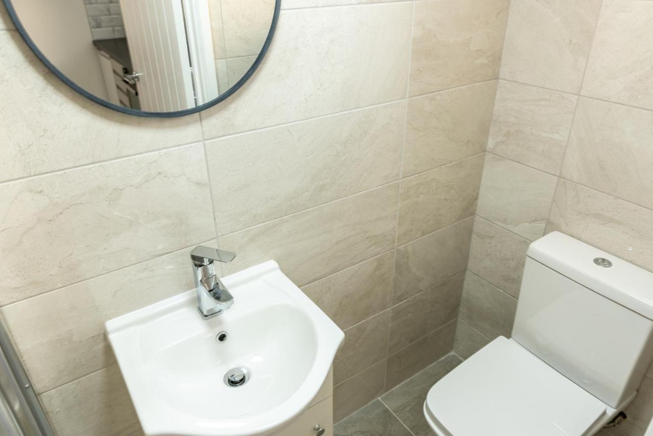 Exquisite Cardiff Apartments- With Garden Lounge & Games Room Zewnętrze zdjęcie