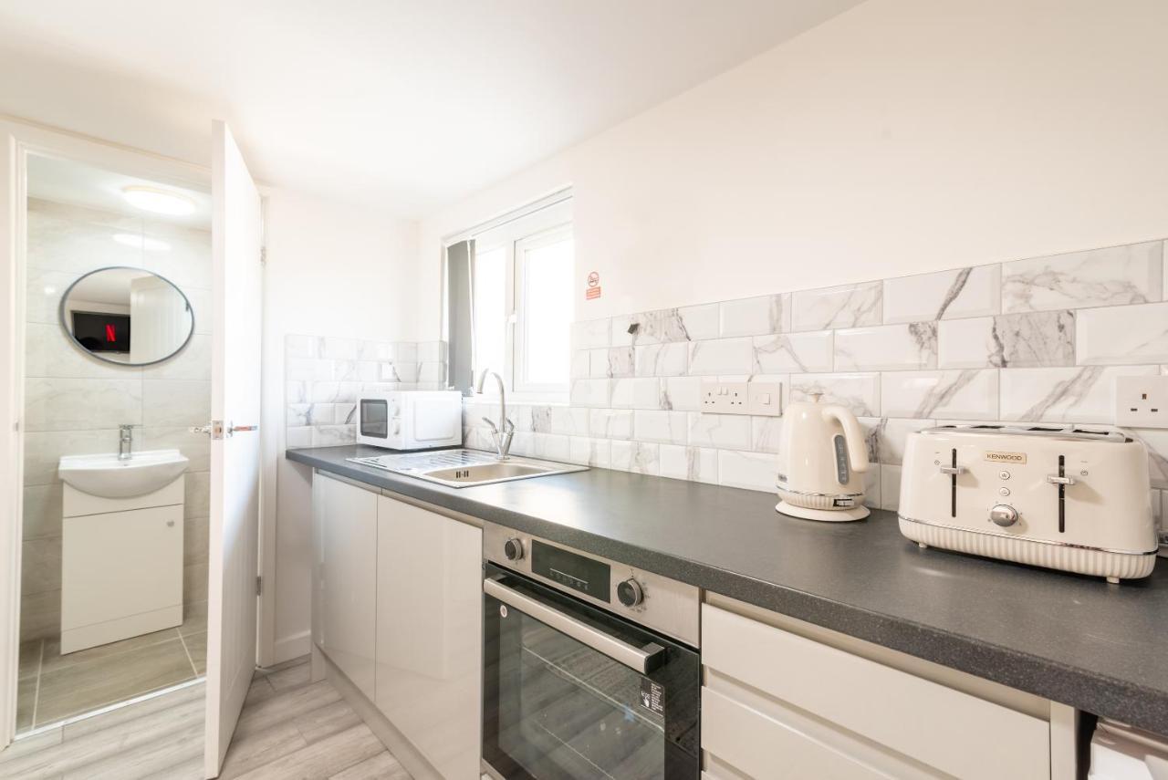 Exquisite Cardiff Apartments- With Garden Lounge & Games Room Zewnętrze zdjęcie